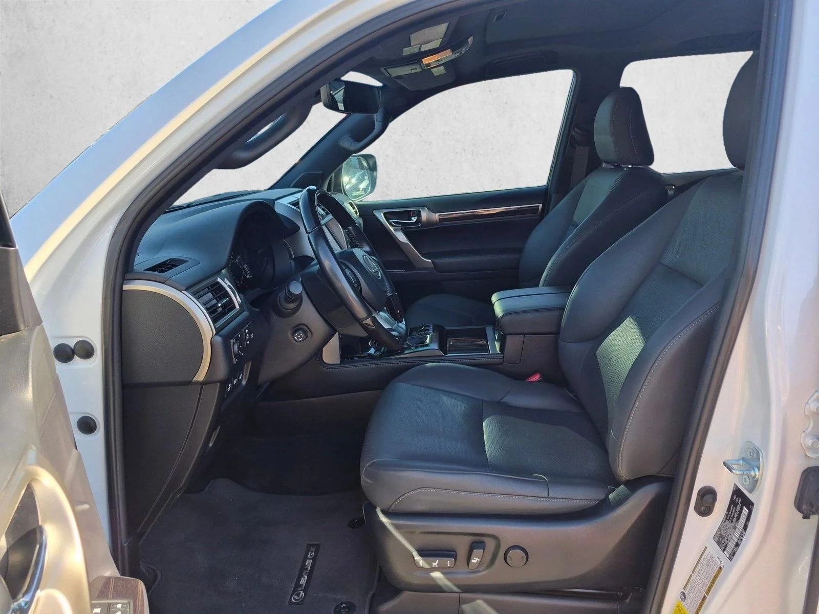 Used 2021 Starfire Pearl Lexus  image 11