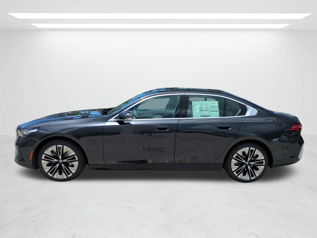 New 2027 Dark Graphite Metallic BMW 530i xDrive image 7