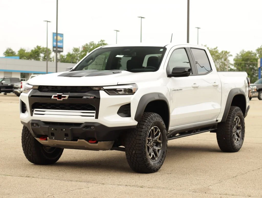 New 2026 Summit White Chevrolet ZR2 image 3