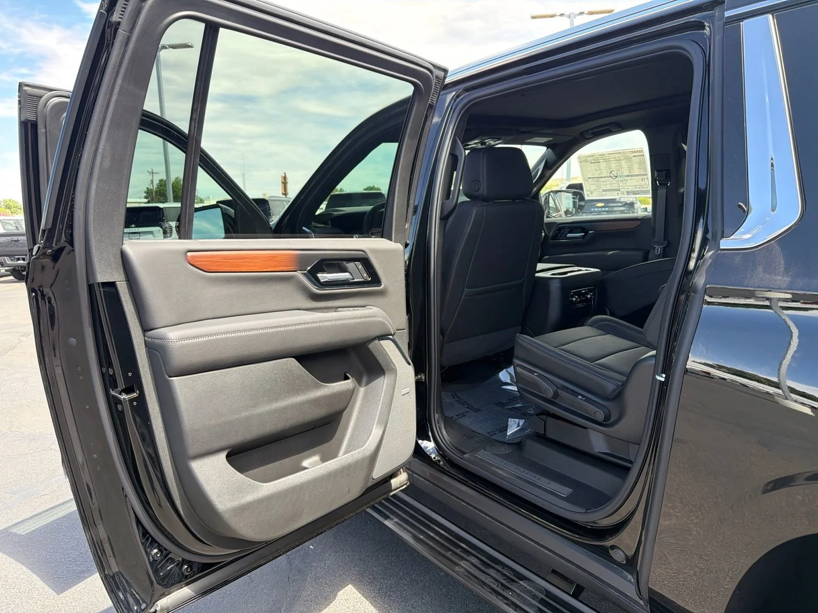 2026 GMC Yukon XL Denali - Photo 27