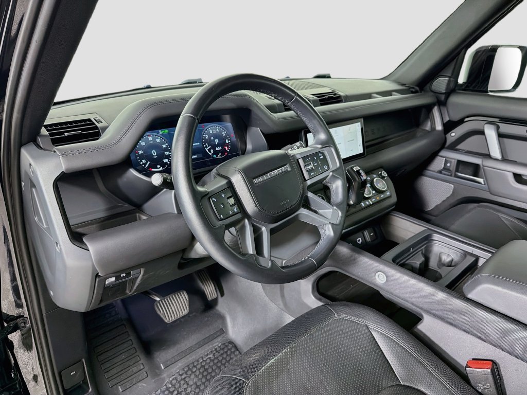 Certified Used 2023 Black Land Rover X-Dynamic SE image 9