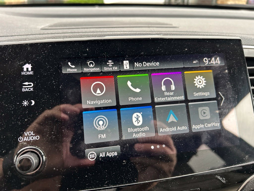 Used 2019 White Diamond Pearl Honda Touring image 7