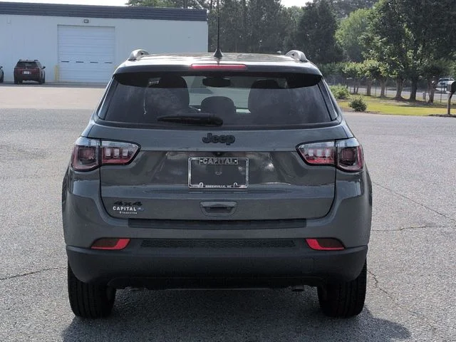 Used 2024 Gray Jeep Latitude image 4