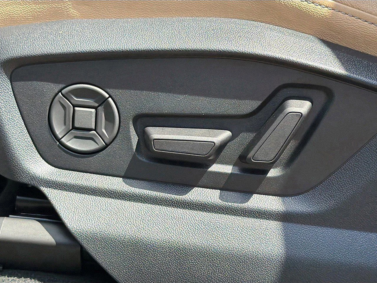Used 2025 White Audi 55 Premium image 28