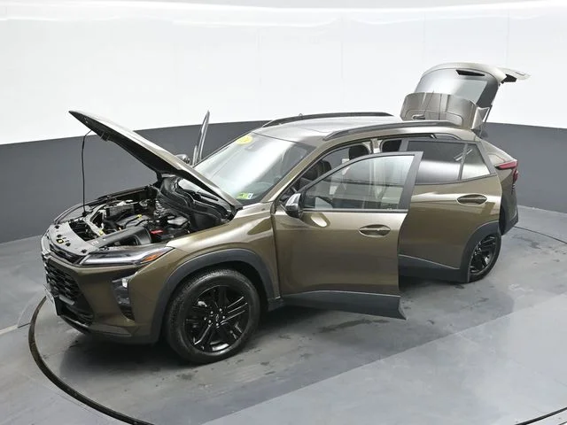 Used 2024 Brown Chevrolet ACTIV image 28