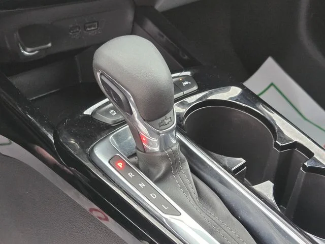 Used 2025 White Chevrolet LT image 28