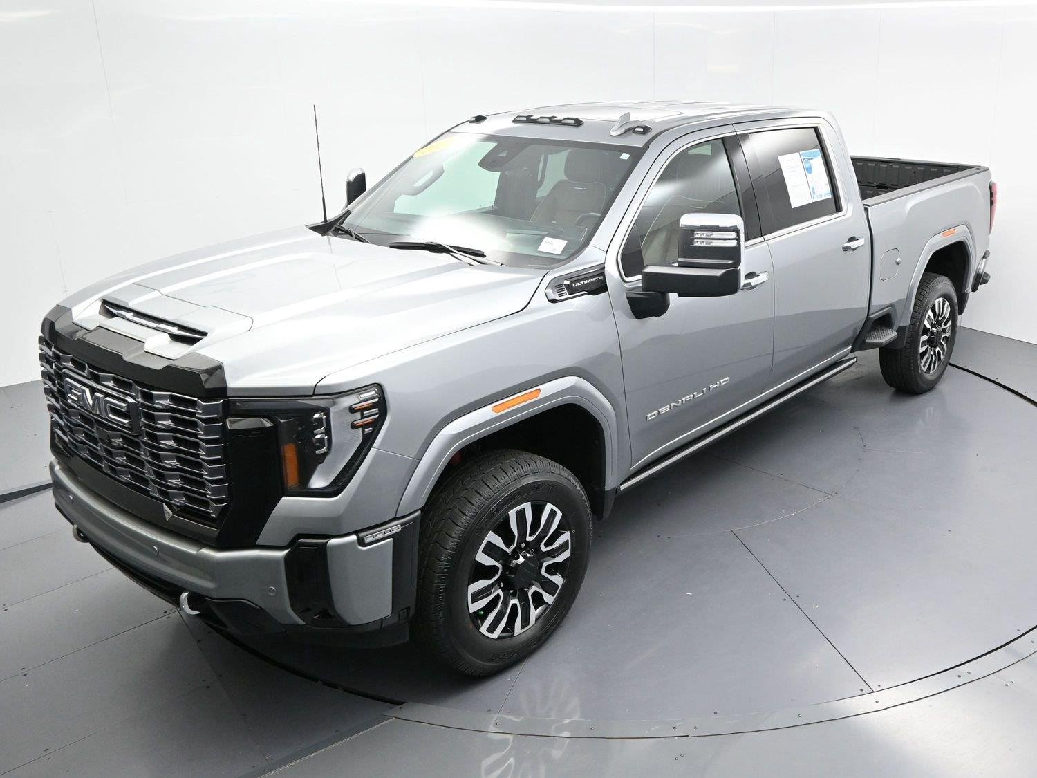 Used 2025 Sterling Metallic GMC Denali Ultimate image 39