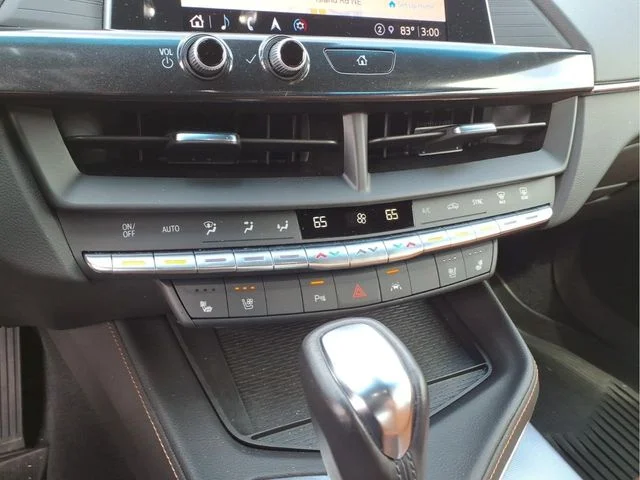 Used 2025 Silver Cadillac Premium Luxury image 27