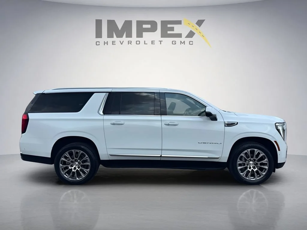Used 2025 Summit White GMC Denali image 6