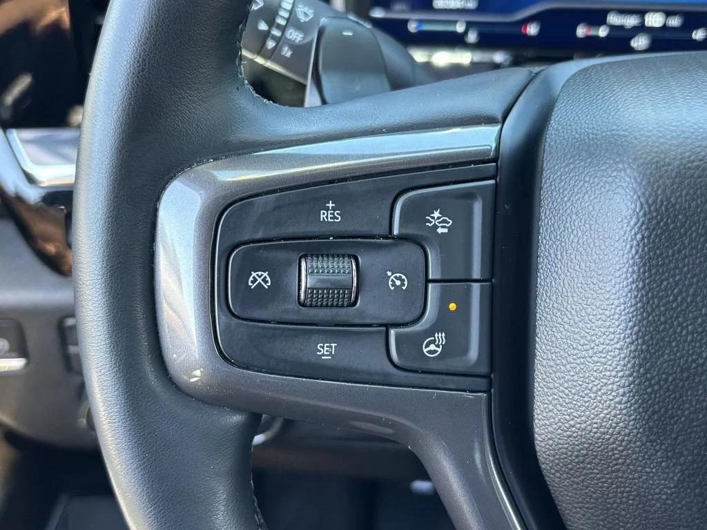 Used 2023 Iridescent Pearl Tricoat Chevrolet High Country image 26