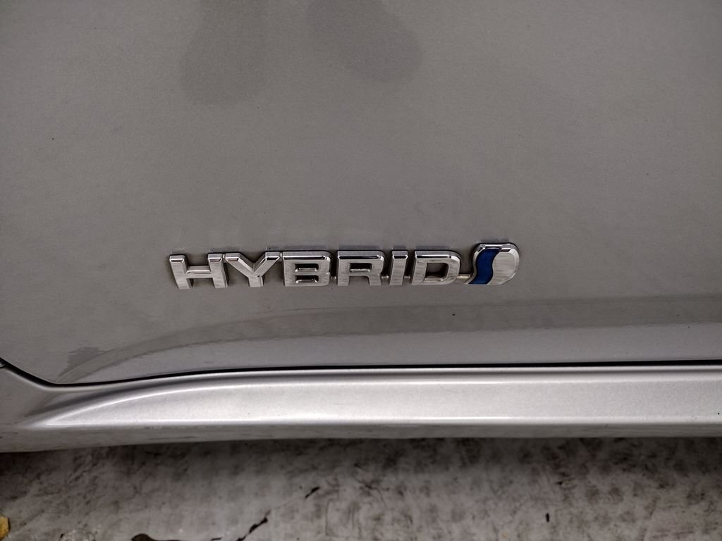 Used 2018 Silver Toyota Limited image 5