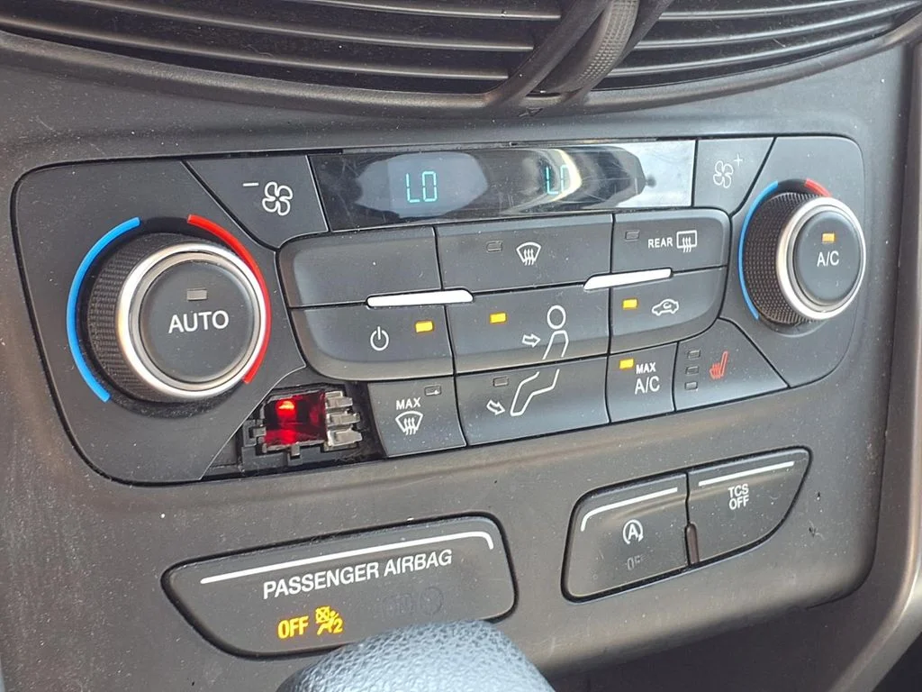 Used 2018 Black Ford SE image 21