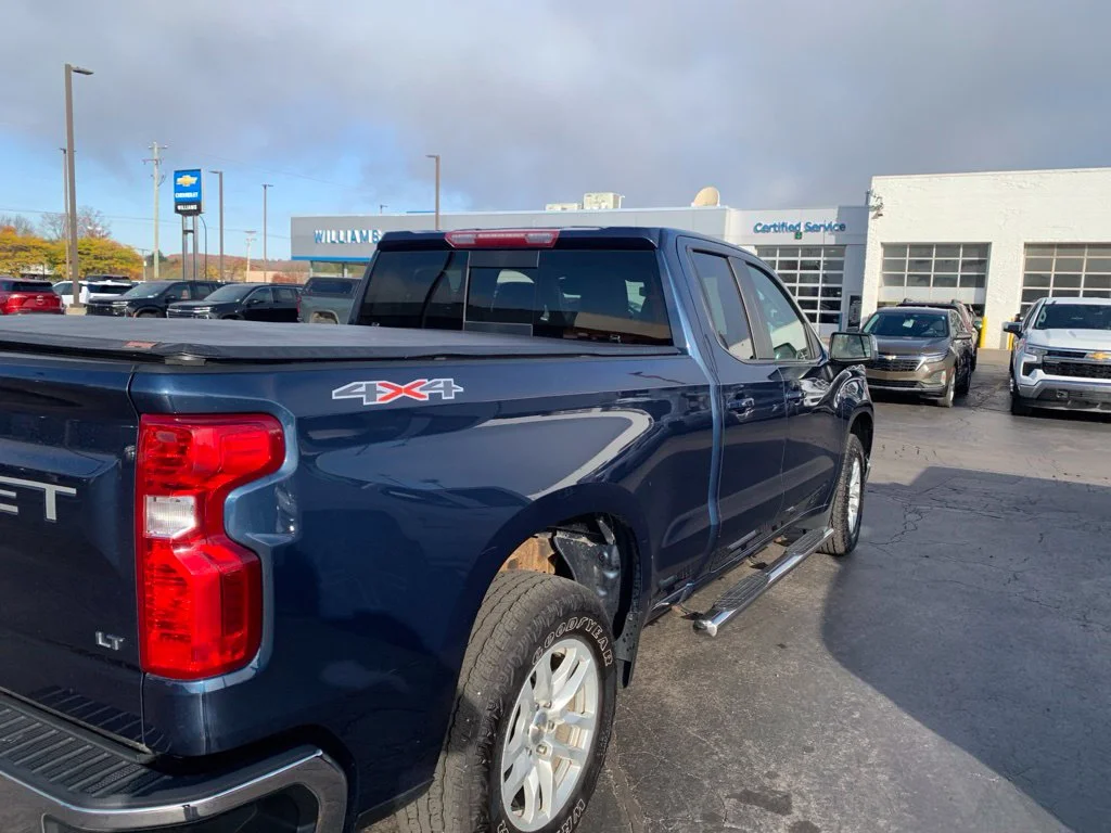Used 2019 Blue Metallic Chevrolet LT image 6