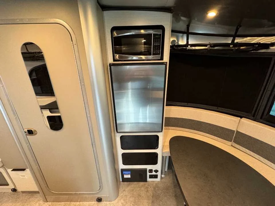 Used 2026 SILVER AIRSTREAM  image 28