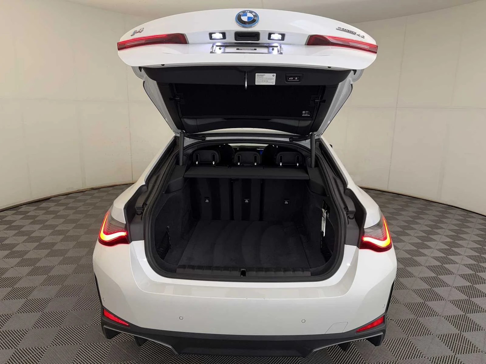 2023 BMW i4 40 - Photo 22