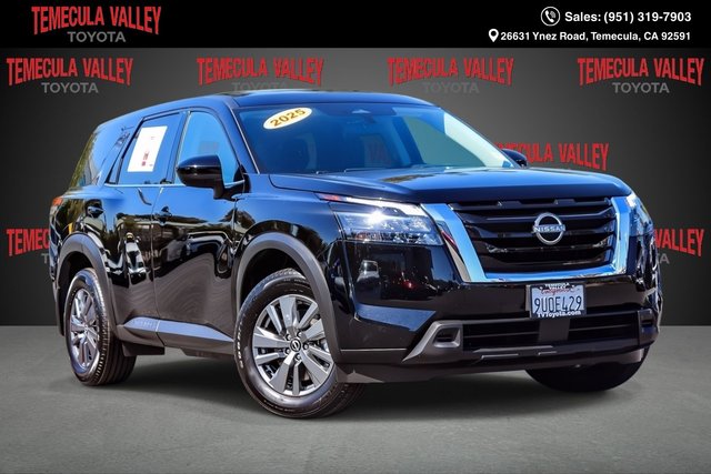 2025 Nissan Pathfinder S