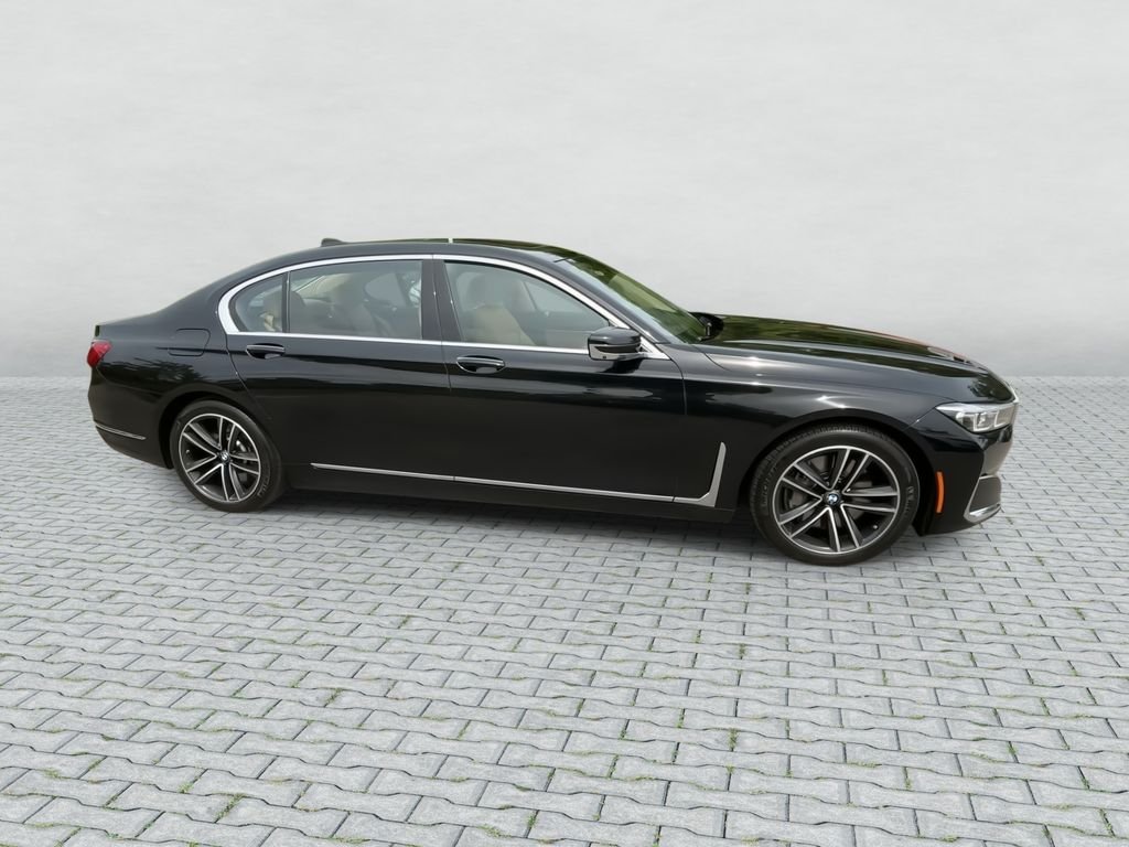 Used 2022 Black BMW 750i xDrive image 9