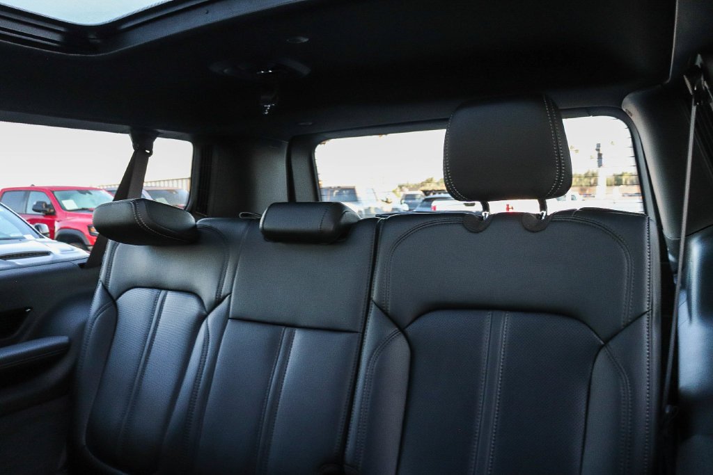 New 2026 Black Jeep Summit Obsidian image 23