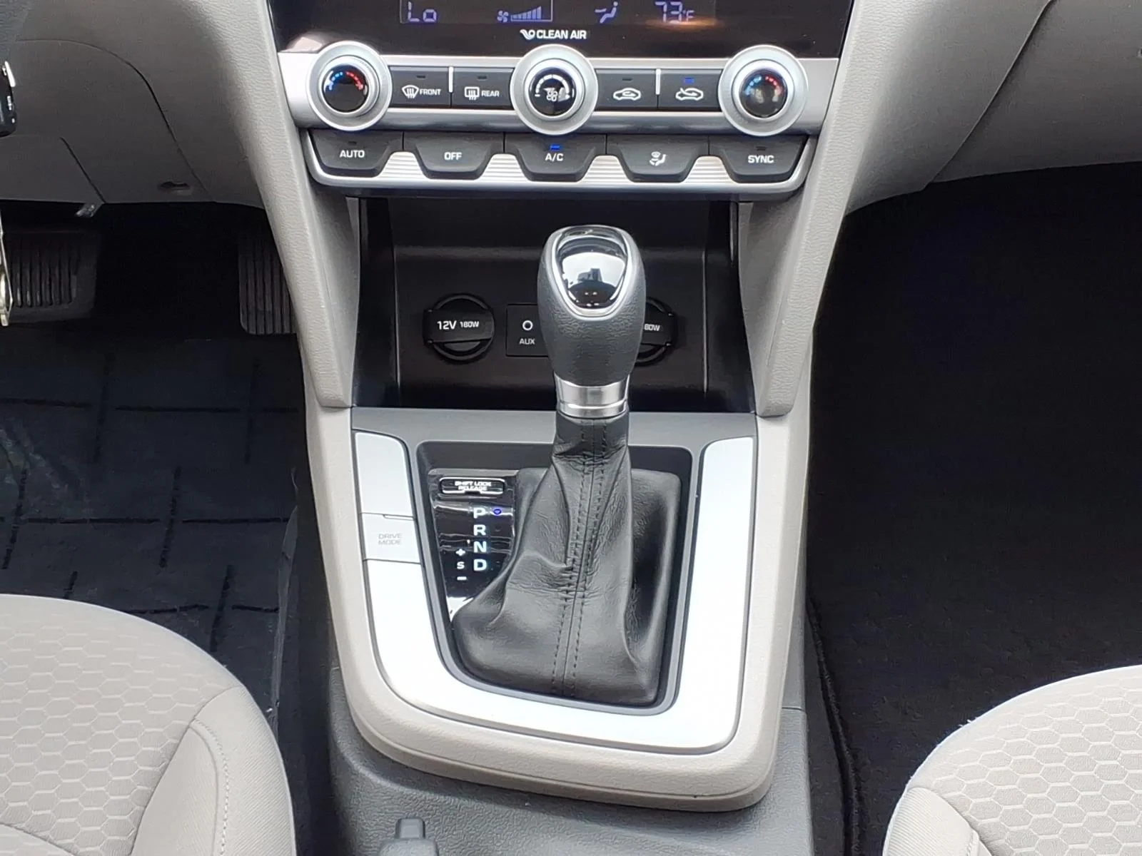 Used 2020 Stellar Silver Hyundai SE image 14
