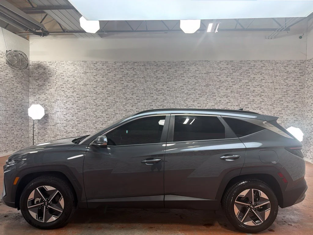 Used 2025 Hampton Gray Hyundai SEL Convenience image 4