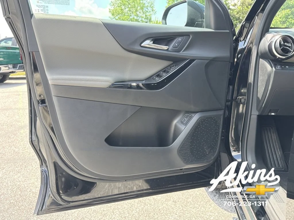 New 2026 Mosaic Black Metallic Chevrolet LT image 15