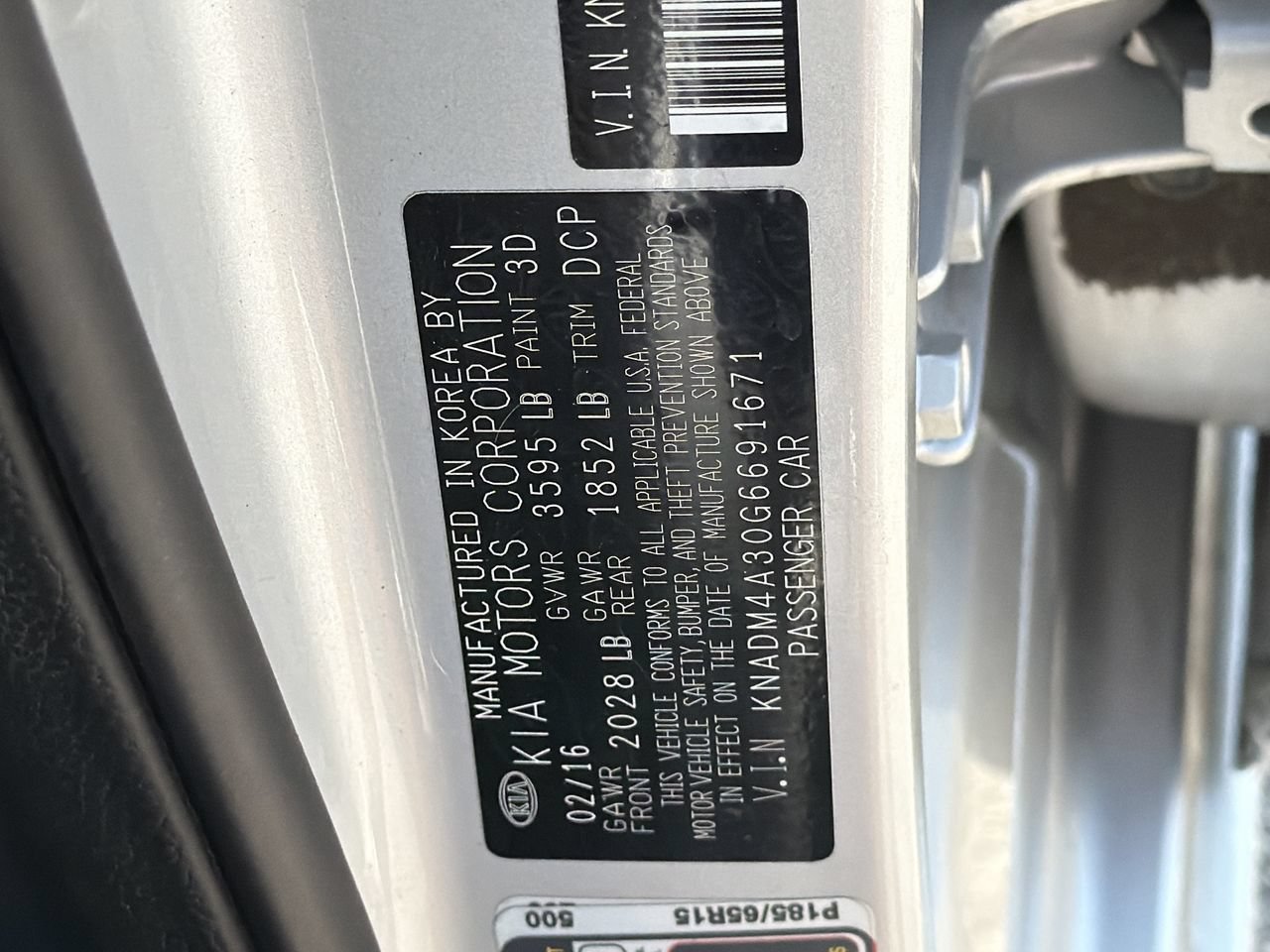 Used 2016 Bright Silver Metallic Kia LX image 30