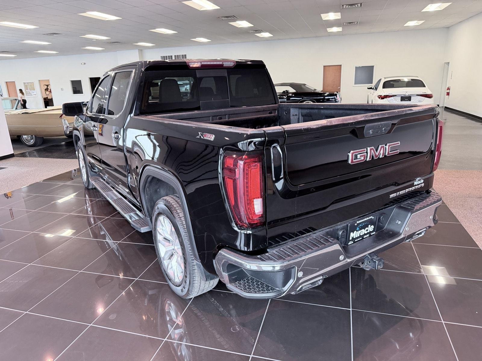 Used 2021 ONYX BLACK GMC SLT image 5