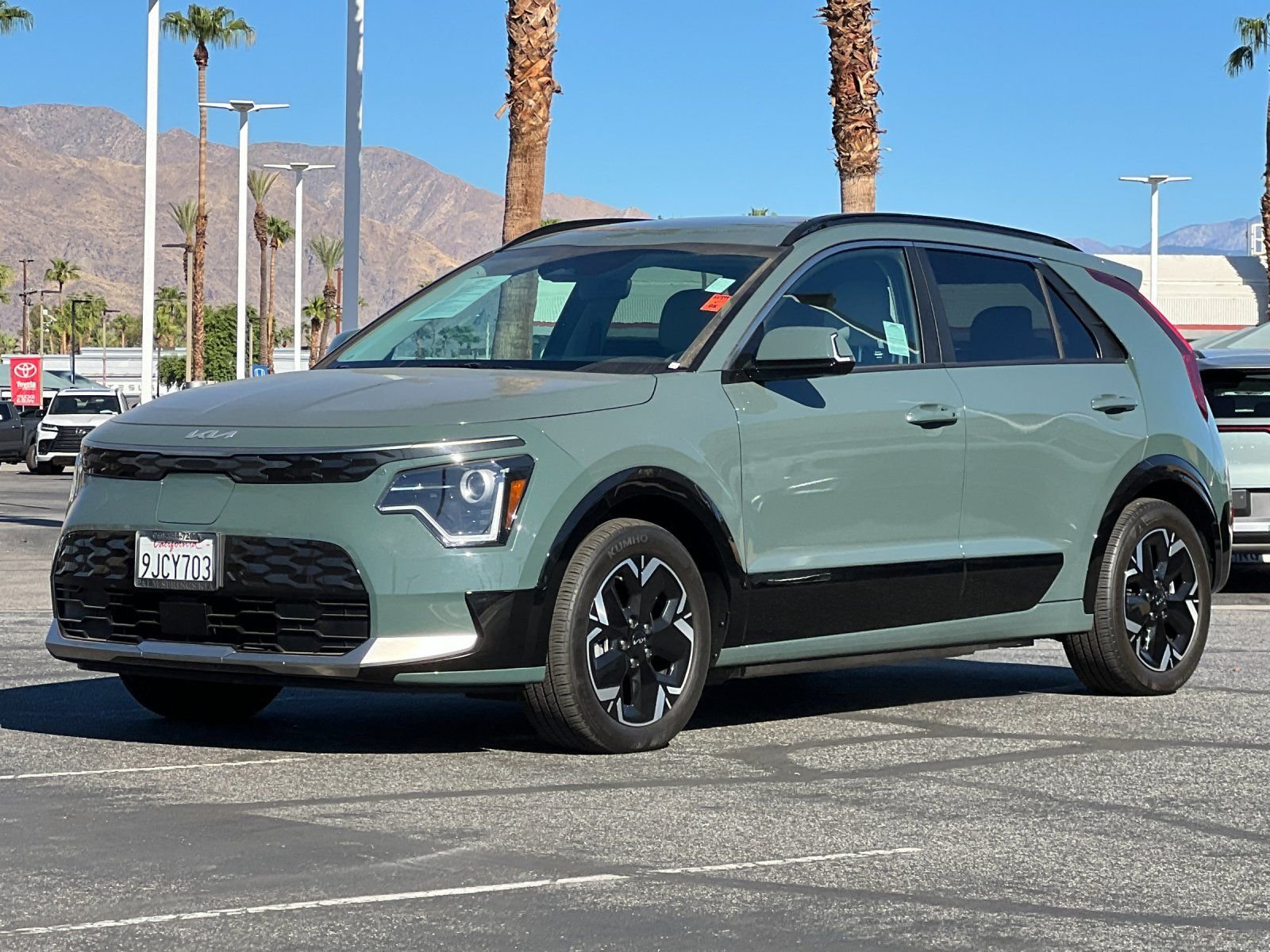 Certified Used 2023 Green Kia Wind image 7