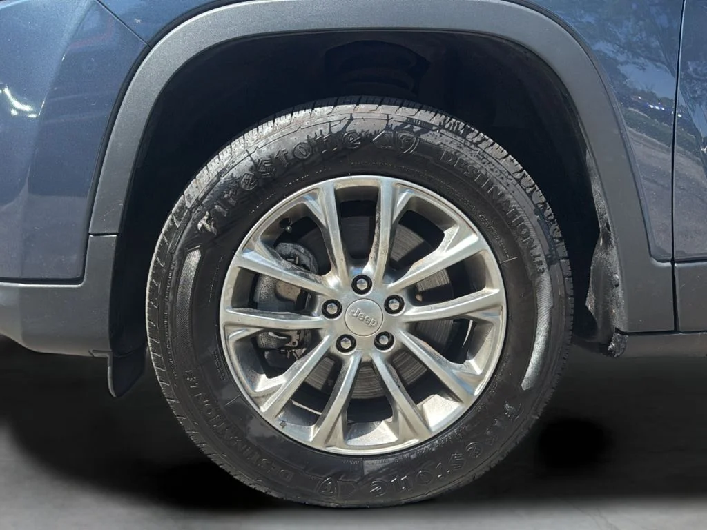 Used 2020 Blue Jeep Latitude Plus image 21