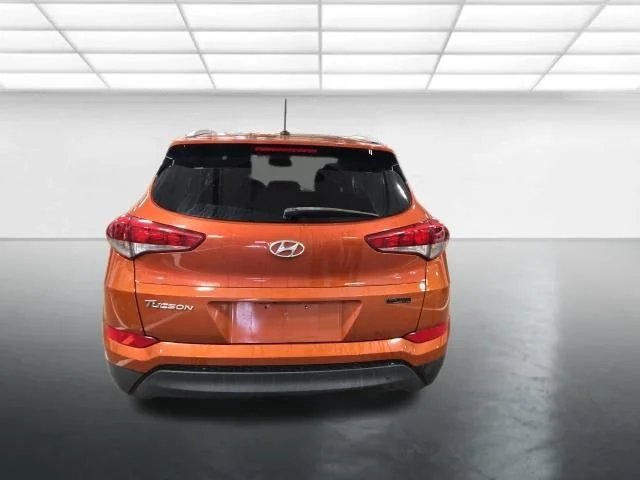 Used 2017 Red Hyundai SE image 6