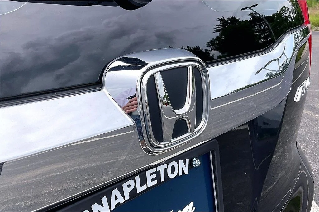 Used 2016  Honda LX image 8