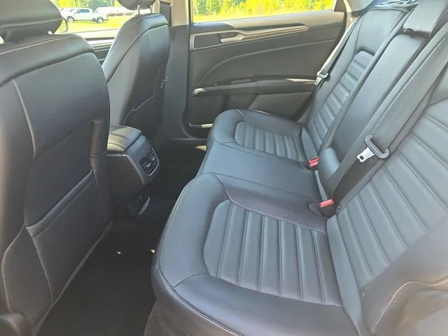 Used 2018 Silver Ford SE image 14