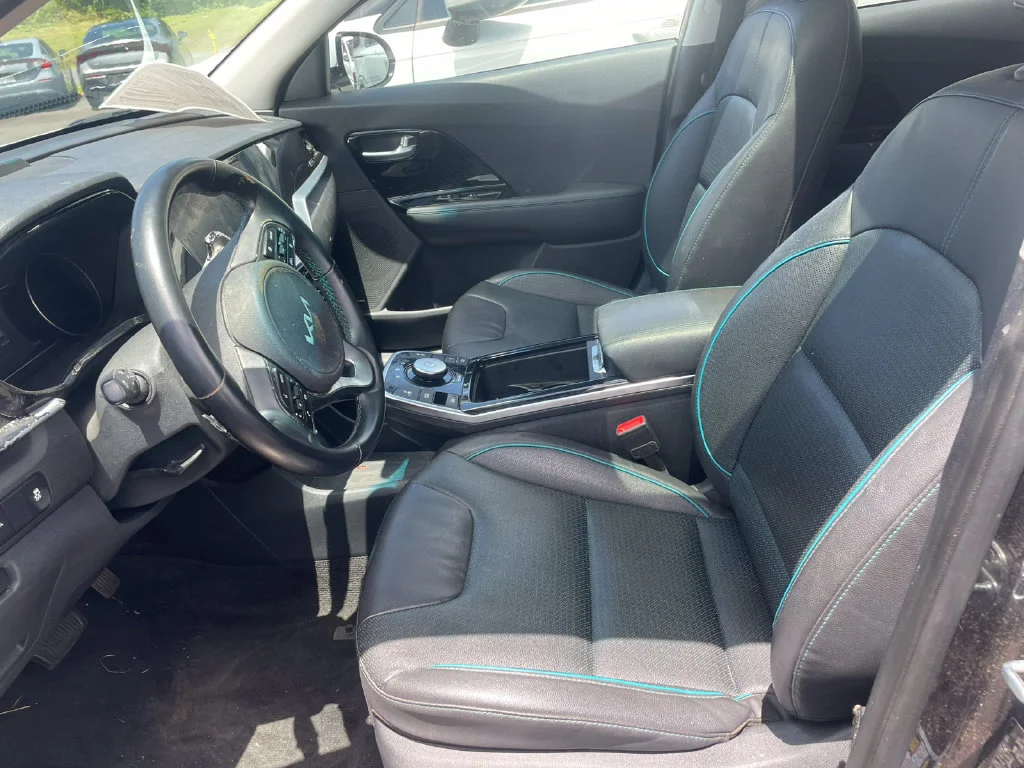 Used 2022 Blue Kia EX Premium image 11