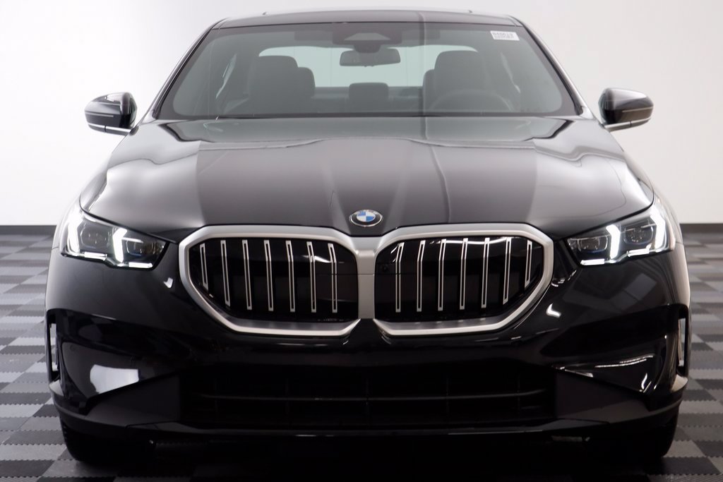 New 2026 Black Sapphire Metallic BMW 530i xDrive image 21