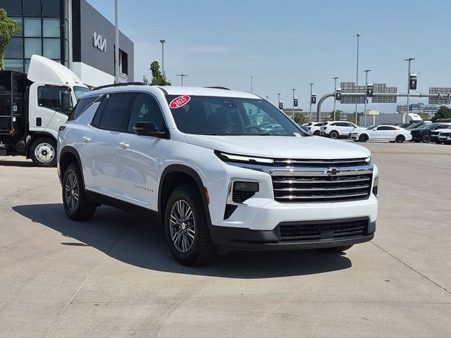 2025 Chevrolet Traverse LT - Photo 9