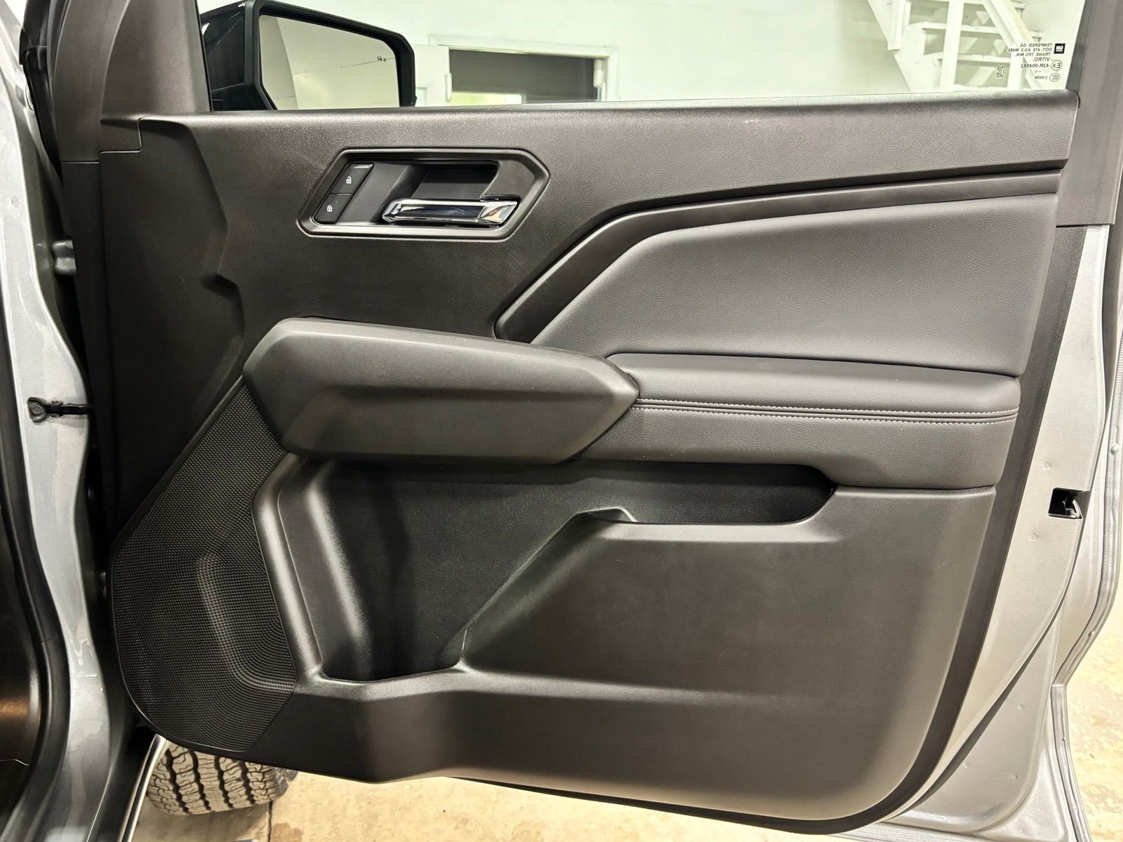Used 2025 Silver GMC Elevation image 22