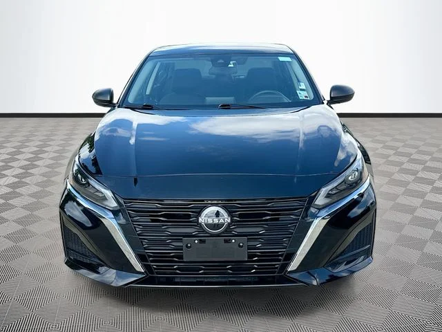 Used 2025 Black Nissan 2.5 SV image 2