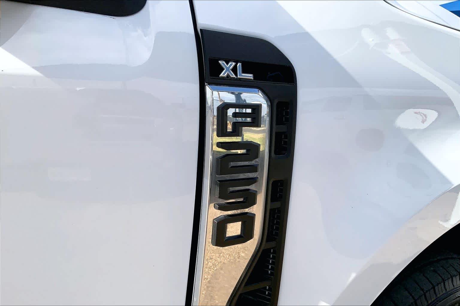 Used 2024 Oxford White Ford XL image 10