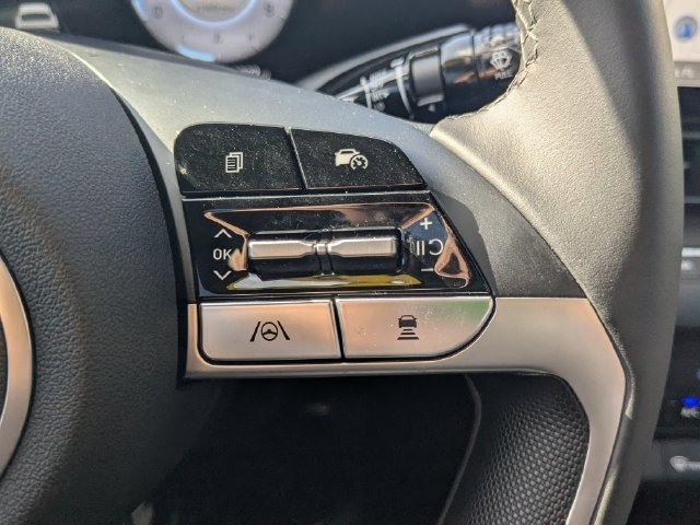 Used 2025 Gray Hyundai SEL Convenience image 26