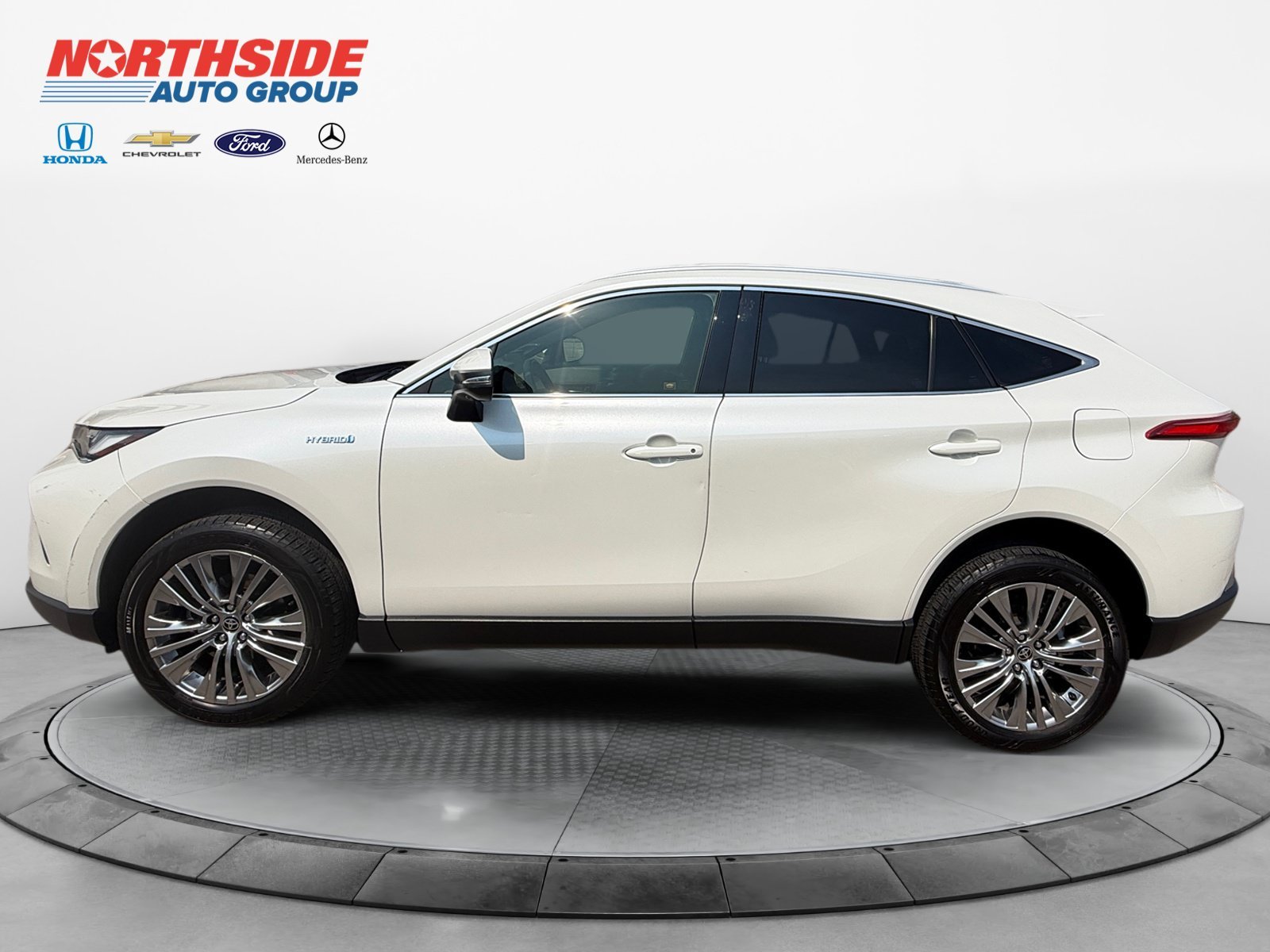 Used 2021 Blizzard Pearl Toyota Limited image 4