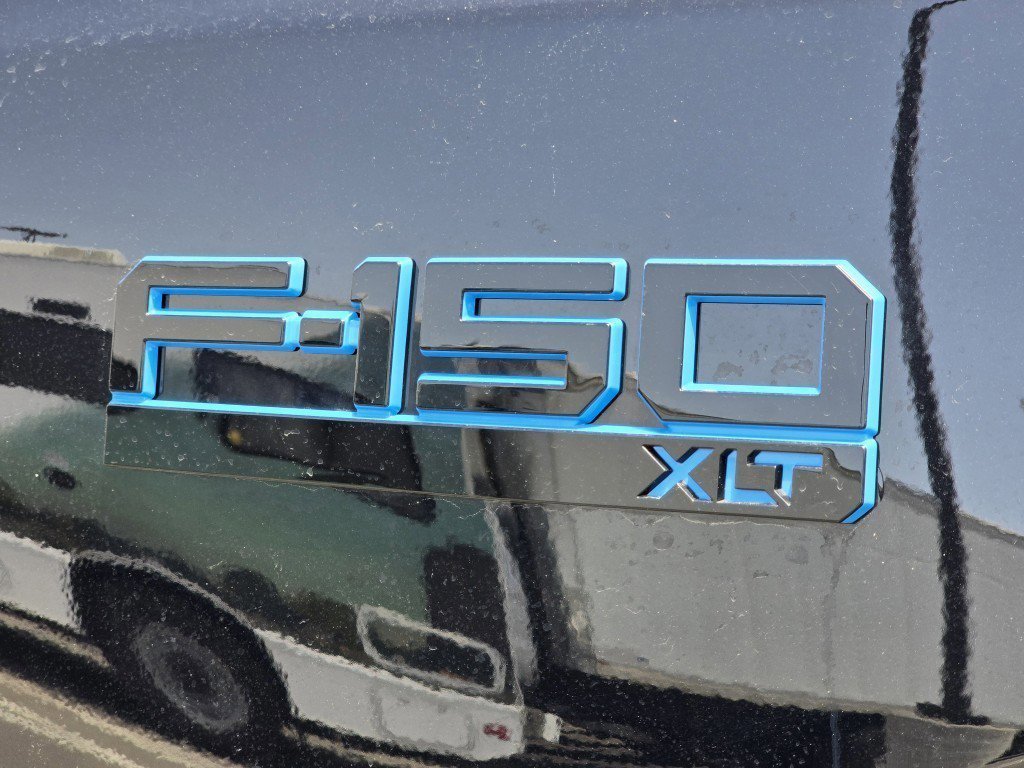 New 2024 Agate Black Metallic Ford XLT image 24