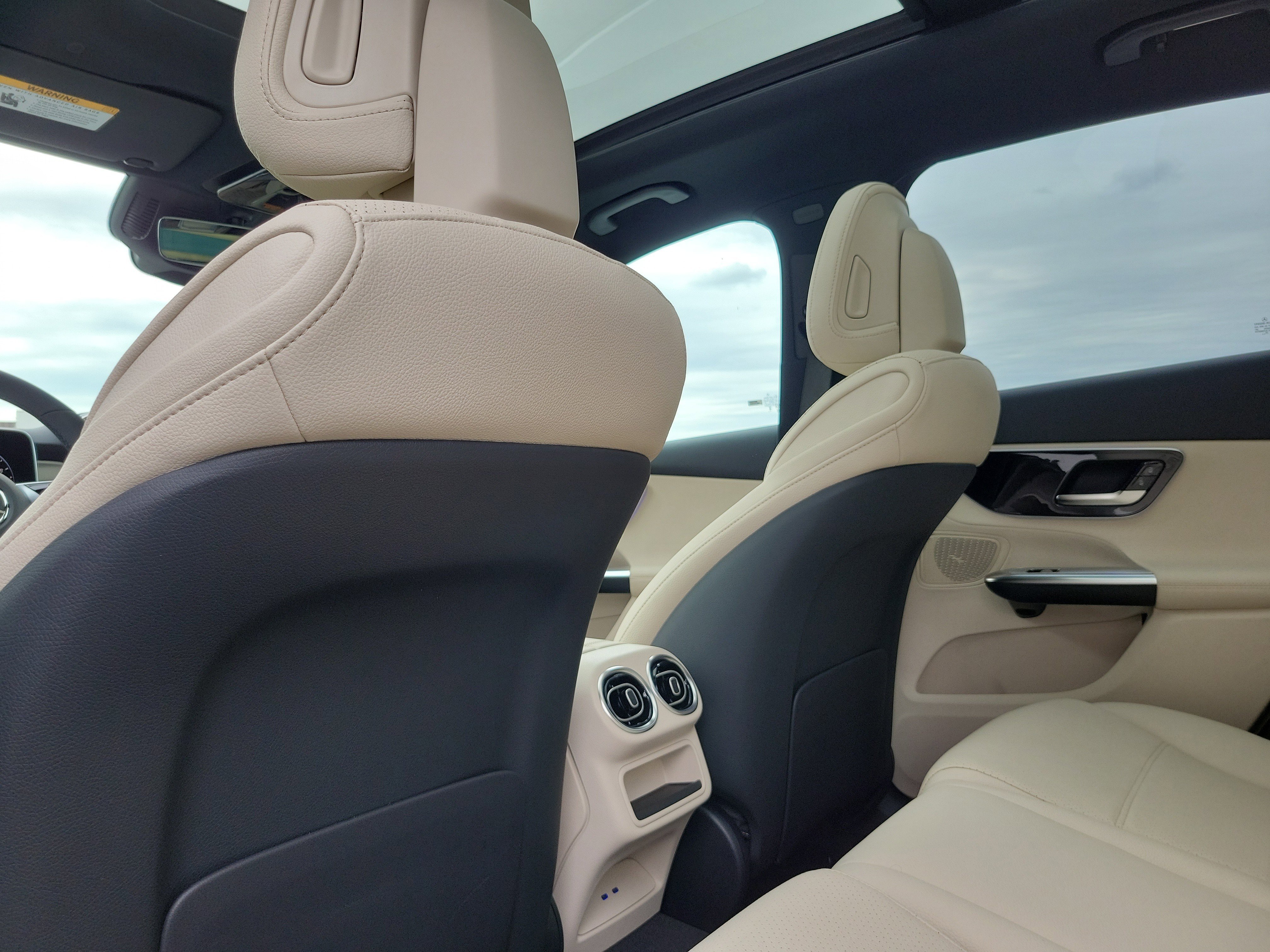 New 2026 Black Mercedes-Benz GLC 300 image 12