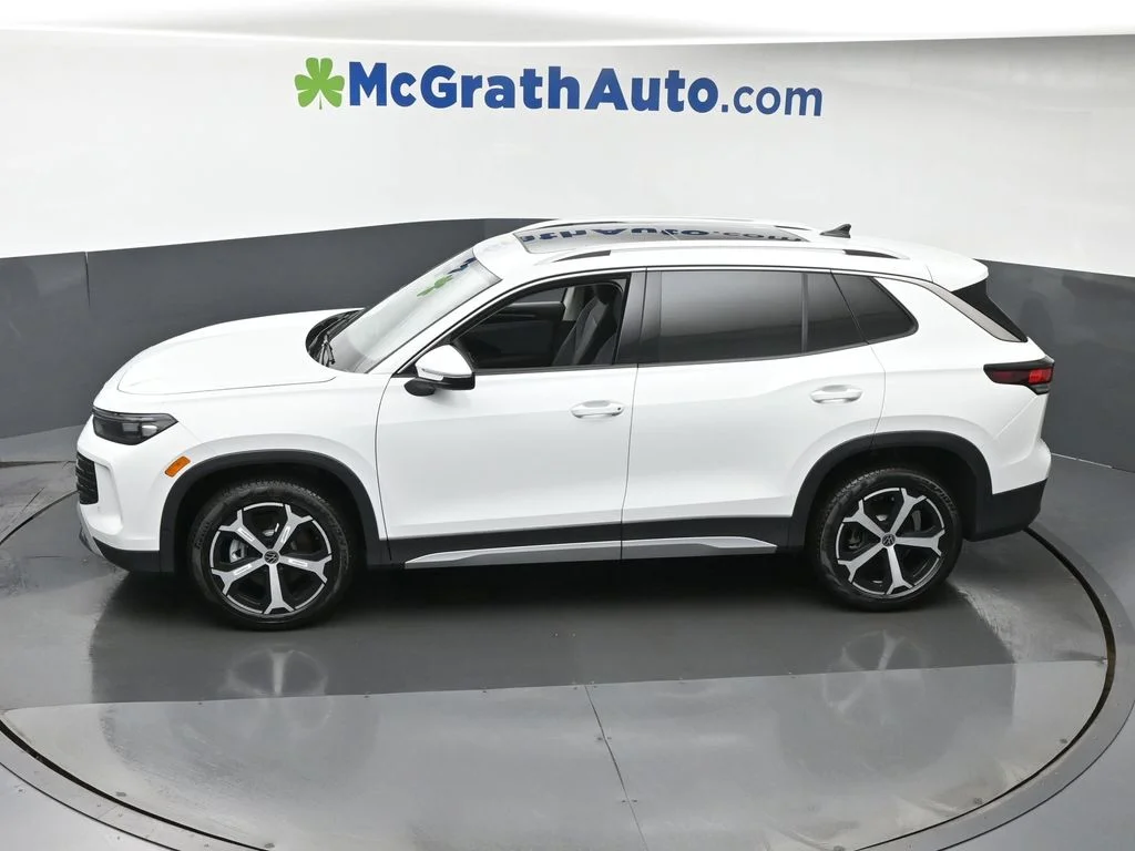New 2026 White/off-white Volkswagen 2.0T SE image 23