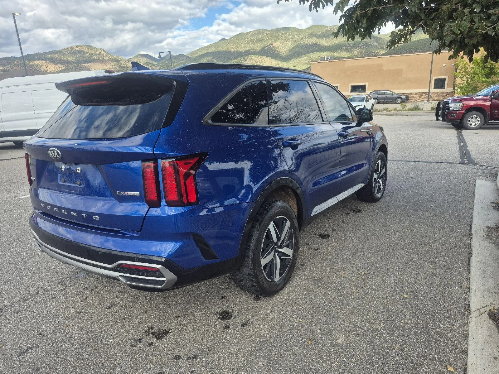 Used 2021 Sapphire Blue Kia EX image 7