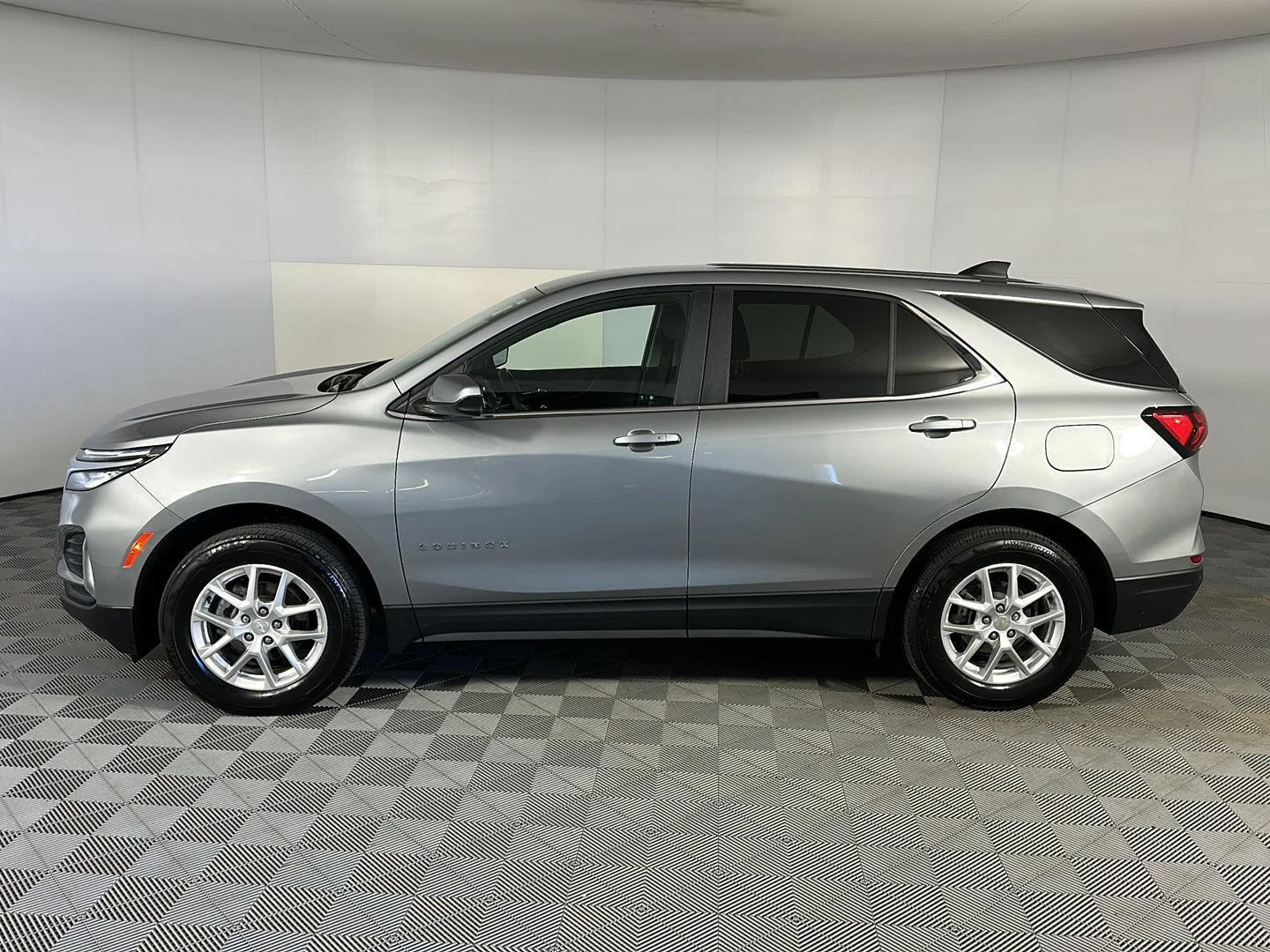 Used 2024 Sterling Gray Metallic Chevrolet LT image 7
