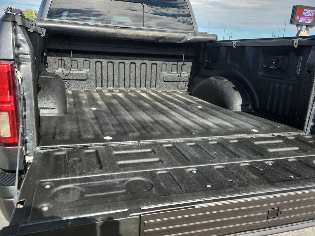 Used 2018 Gray Ford Lariat image 12