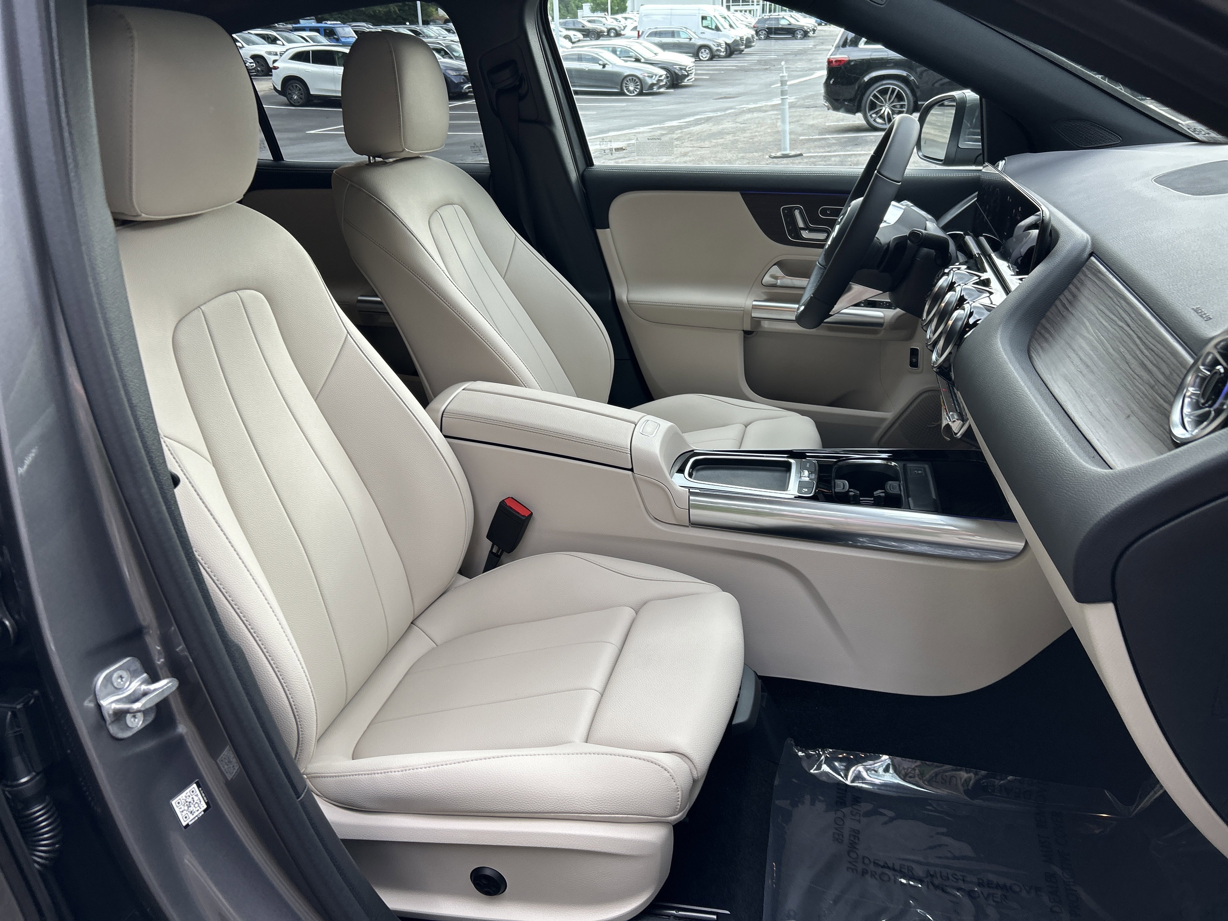 New 2026 Mountain Grey Metallic Mercedes-Benz GLA 250 SUV image 44