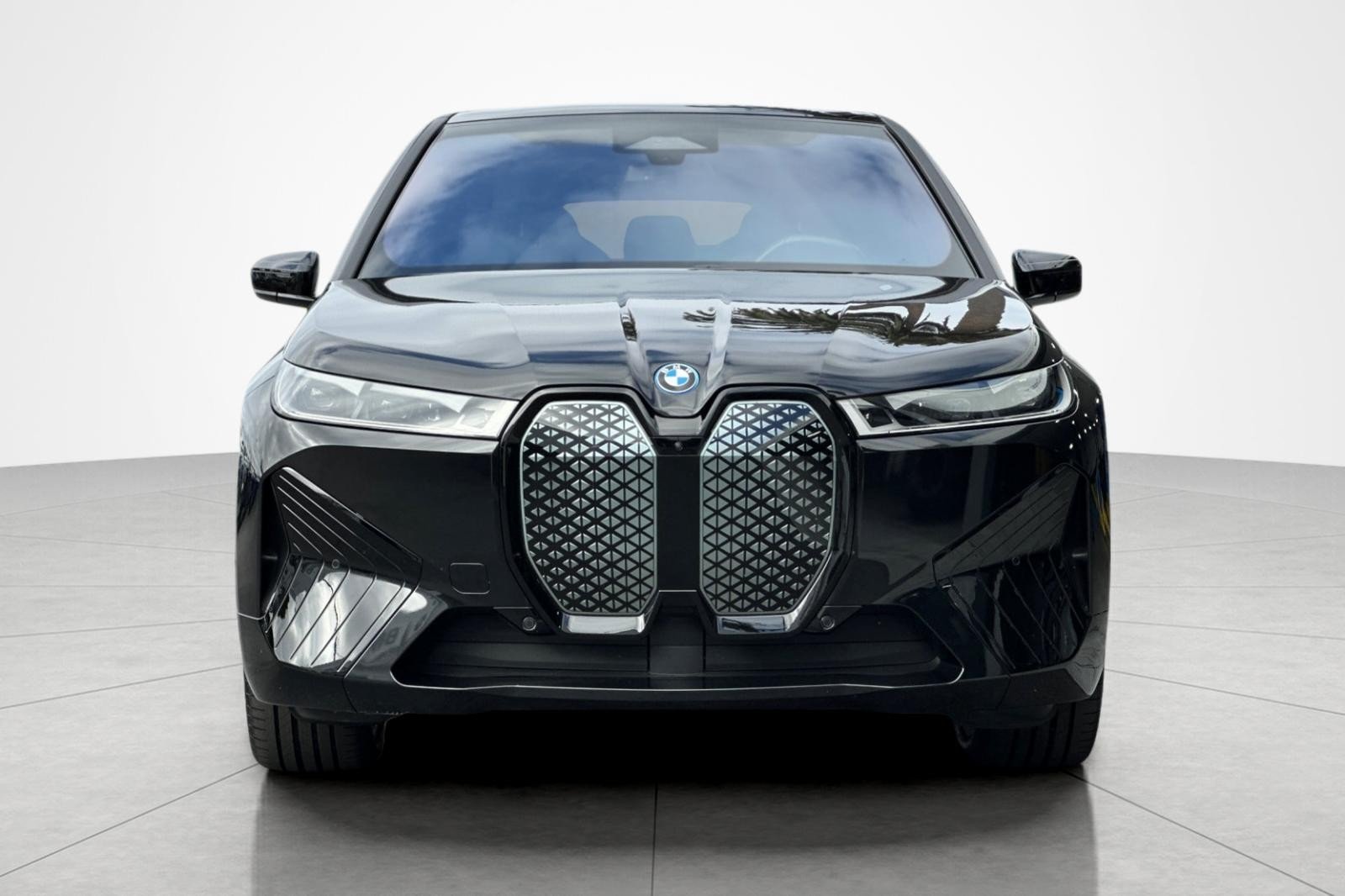Certified Used 2024 Black Sapphire Metallic BMW xDrive50 image 8