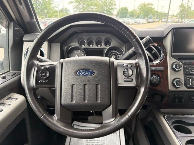 Used 2016 White Platinum Metallic Tri-Coat Ford Lariat image 24