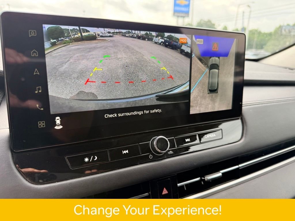 Used 2025  Mitsubishi SE image 9